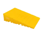 Rampa plástica amarilla para pallets antiderrame de 2 y 4 tambores.