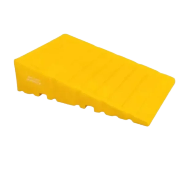 Rampa plástica amarilla para pallets antiderrame de 2 y 4 tambores.