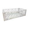 Caja Frutera Apilable Wenco ZE 101 Block G4 es la solución definitiva para packings y huertos agrícolas. Su estructura plástica de alta densidad soporta el peso de grandes columnas de almacenamiento en frío sin deformarse, mientras que su diseño 100% ventilado acelera el enfriamiento de tus frutas resguardándolas de la humedad y el aplastamiento. Encuéntrala al mejor precio mayorista en Plastore.