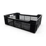 Caja Cosechera 3/4 RVC Wenco L2 Negro en Plastore. Caja agrícola de alta resistencia fabricada en Polietileno de Alta Densidad (HDPE) es la solución profesional para viñedos, agricultores y centros de acopio. Su diseño de rejilla ventilada (RVC) asegura la óptima circulación de aire, evitando la humedad en frutas y verduras. Formato apilable y estable para optimizar el transporte y bodegaje. Medidas: 600x400x190 mm. ¡Envíos a todo Chile!