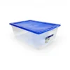 ¡La solución perfecta para ganarle espacio al desorden! La Caja Organizadora Mybox Wenco de 10 Litros es el comodín definitivo para mantener tus ambientes impecables. Equipada con una tapa con cierre click que protege del polvo, es ideal para el baño, la oficina o el clóset. Encuéntrala al mejor precio del mercado en Plastore.