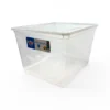 Caja Organizadora Modubox Reyplast de 30 Litros combina un cuerpo transparente cristal con una tapa segura de cierre click que aísla por completo el polvo. Diseñada con un formato plano y apilable para aprovechar al máximo el espacio vertical de tus armarios o repisas, es ideal para ropa, juguetes o documentos. Encuéntrala al mejor precio en Plastore.